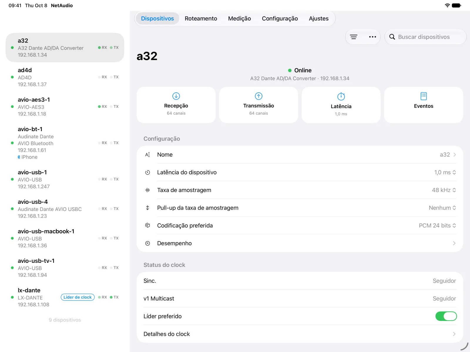 A página do dispositivo A32 no iPad com blocos de recepção, transmissão, latência e eventos, a configuração e o status do clock dele.