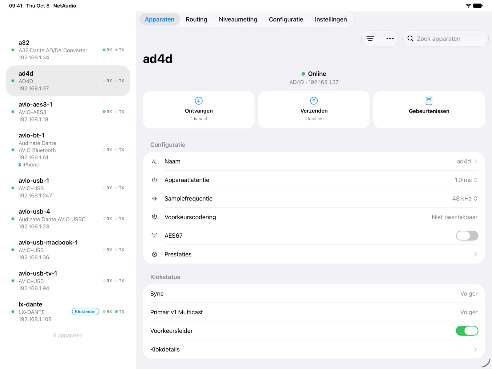 De apparaatpagina van de Shure AD4D op de iPad naast de apparatenlijst, met de configuratie, de AES67-instelling en de klokstatus.