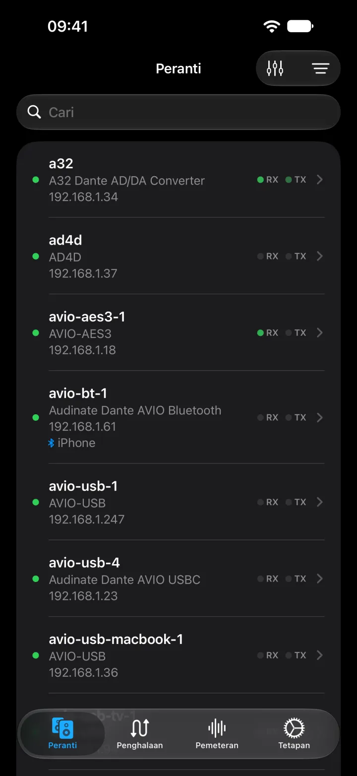 NetAudio pada iPhone menyenaraikan peranti Dante, termasuk Ferrofish A32 dan Shure AD4D, setiap satu dengan model dan alamatnya.