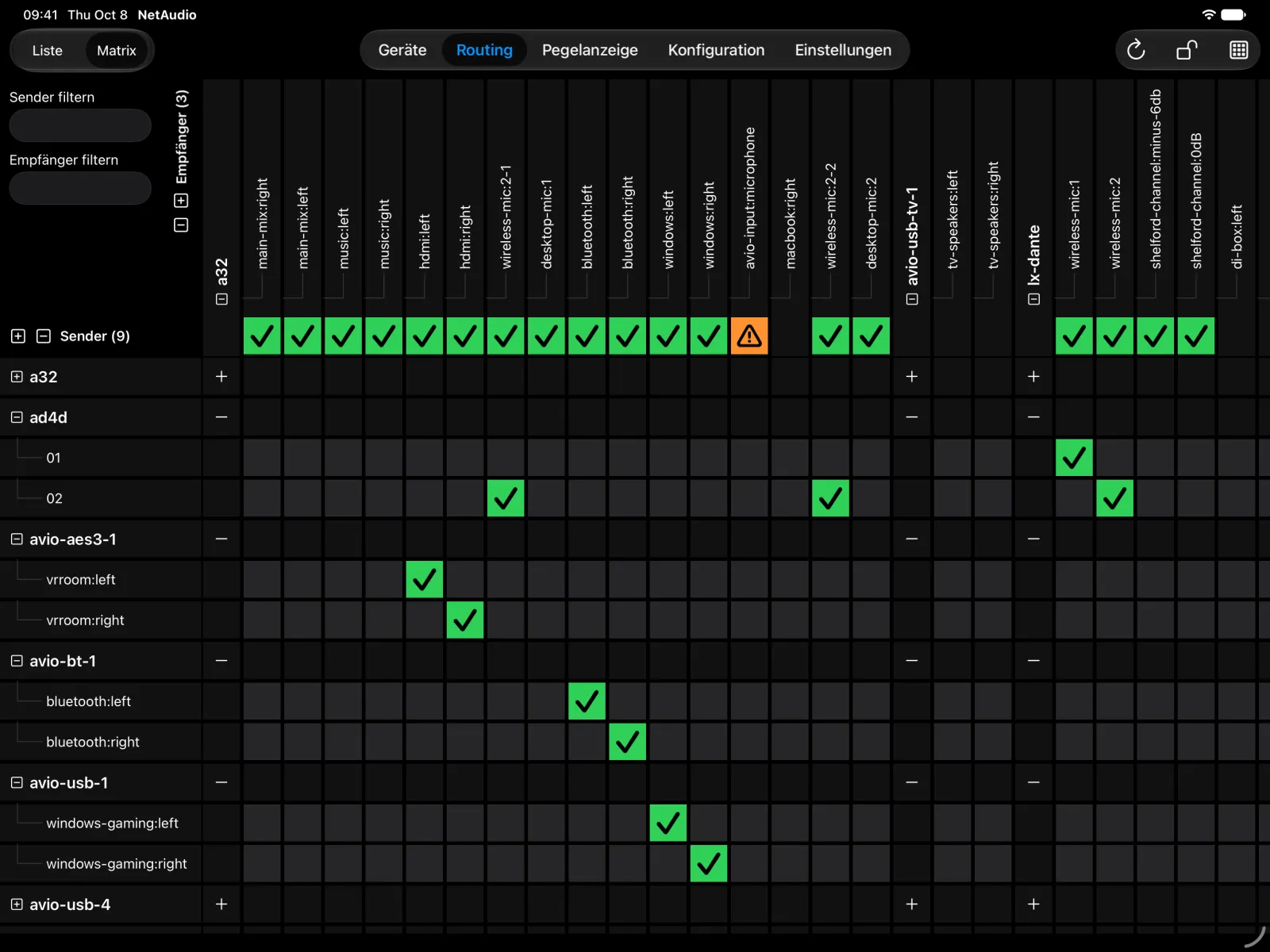 NetAudio auf dem iPad im Matrix-Routingmodus. Oben verlaufen die Empfangskanäle eines Ferrofish A32, eines Audinate AVIO-Adapters und einer Digigram LX-Dante-Karte, und grüne Häkchen markieren Routen von einem Shure AD4D und von AVIO-Adaptern.